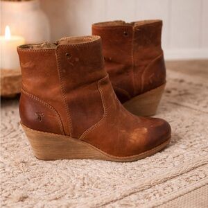 Frye Emma Wedge Short Boots Tan Leather 7.5M Boho Western Chic